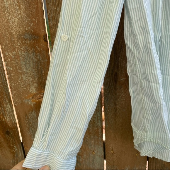 Beachlunchlounge Women’s Blue White Stripe Smocked Button Down Shirt Small - Picture 6 of 13